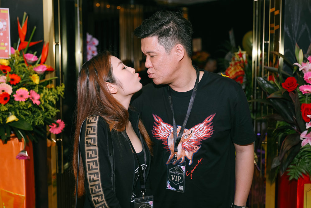 Love was certainly in the air for these lovebirds. After all, the event was on Valentine’s Day.