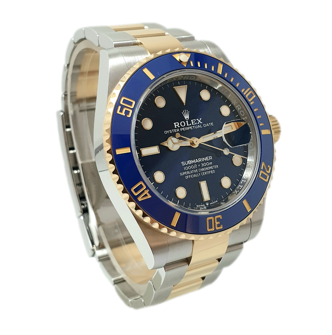 Rolex_Submariner_M126613LB-0002_BlueDial_(41mm-SteelYellowGold)_Right