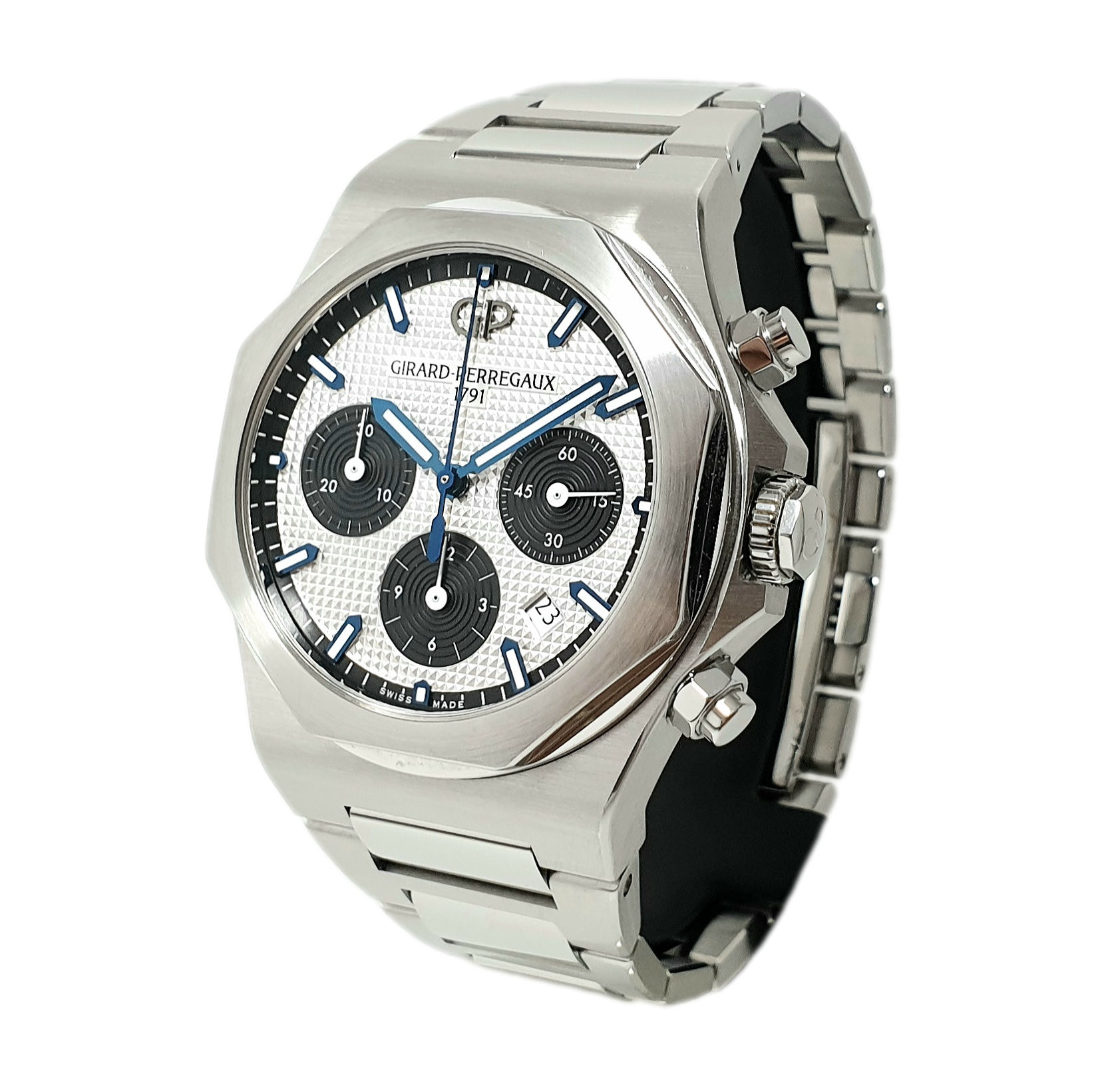 GirardPerregaux_LaureatoChronograph_Ref. 81020_(Steel)_Left